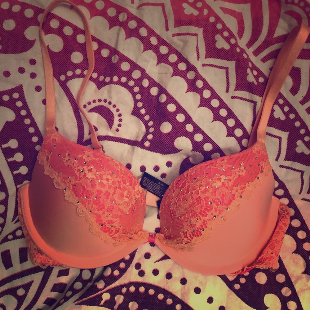 Victoria Secret Coral Lace Push up Bra- NEVER WORN